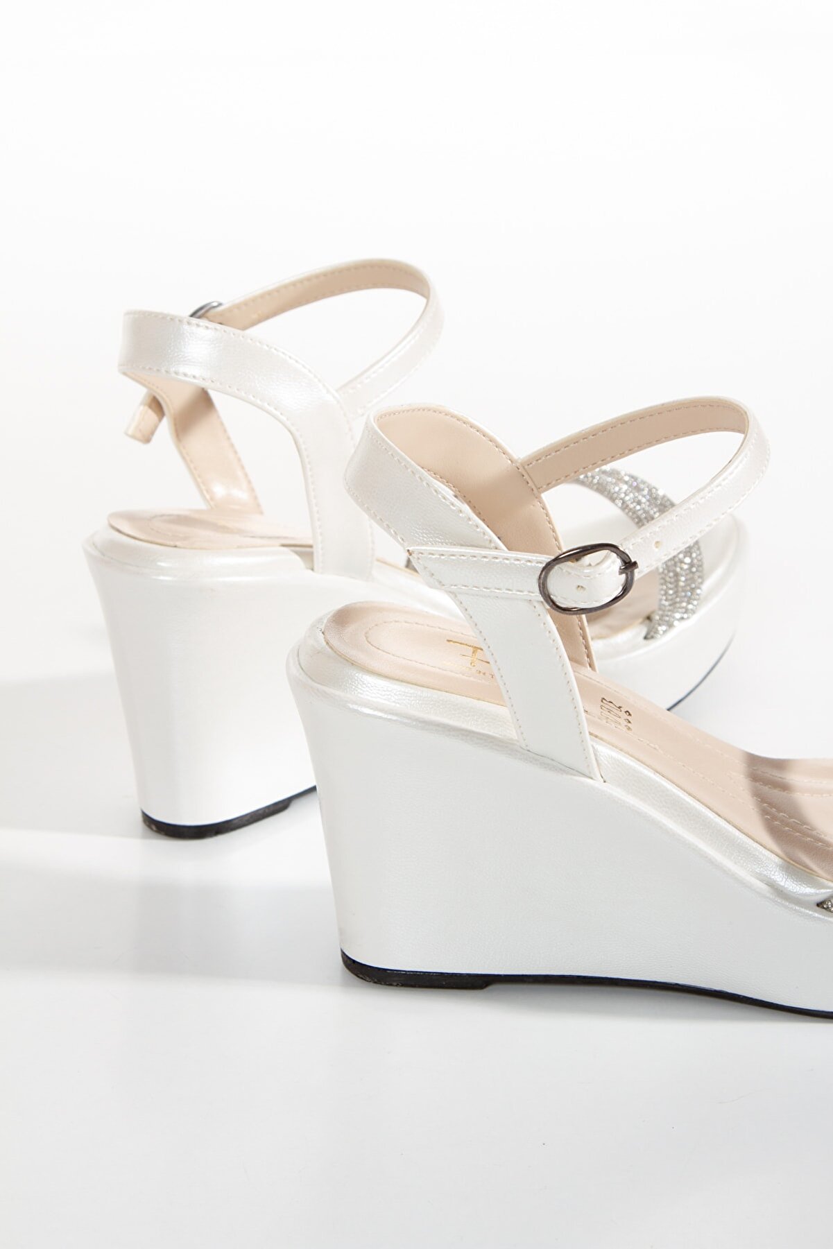 Lumi̇s Shoes Kadın Sedef Dolgu Topuklu Taşlı Sandalet