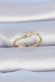Evi̇mdeyokyok Pi̇ri̇nç Gold Renk Beyaz Çi̇çek Model Zi̇rkon Taş Detay Kadın Yüzük Tj-Byk3322