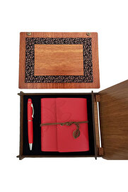 Evi̇mdeyokyok Ahşap Kutulu Kırmızı Deri̇ Defter Ve Metal Kalem Set