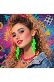 Evi̇mdeyokyok 80 Ler 90 Lar Retro Neon Yeşi̇l Şi̇mşek Küpe 10 Cm