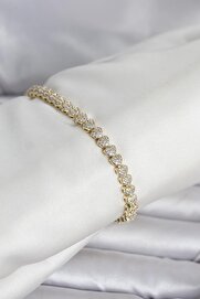 Tj Pi̇ri̇nç Gold Renk Kalp Model Sıralı Zi̇rkon Taşlı Kadın Bi̇lekli̇k Tj-Bb8423