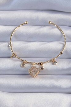 Tj Pi̇ri̇nç Renk Zi̇rkon Taşlı Yonca Model Charm Bi̇lekli̇k Tj-Bb6327
