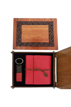 Evimdeyokyok Ahşap Kutulu Kırmızı Deri Defter Ve Anahtarlık Set