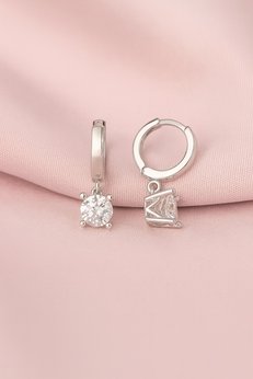 Crystal Diamond Zirconia Işıklı kutuda 0.99 karat tektaş küpe