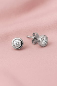 Crystal Diamond Zirconia Işıklı kutuda 0.30 karat tektaş küpe
