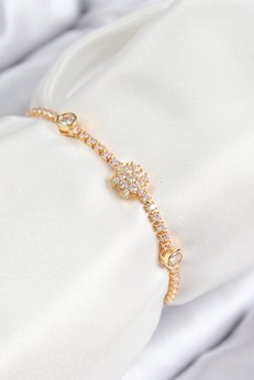 Tj Pi̇ri̇nç Zi̇rkon Taşlı Kar Tanesi̇ Model Gold Renk Asansörlü Kadın Bi̇lekli̇k Tj-Bb7723