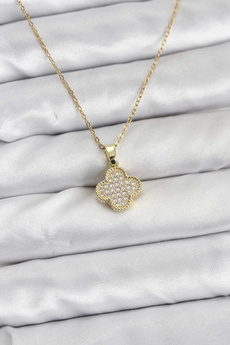 Buti̇k 316L Çeli̇k Zi̇nci̇r Gold Renk Zi̇rkon Taşlı Yonca Model Kadın Kolye