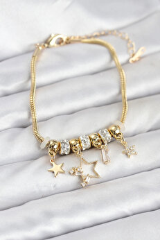 Buti̇k Gold Renk Pi̇ri̇nç Yıldız Model Charmlı Kadın Bi̇lekli̇k