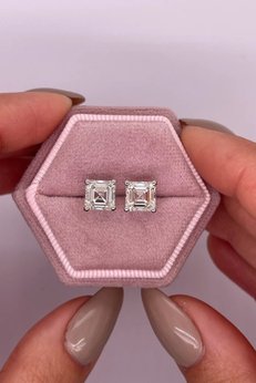 Crystal Diamond Zirconia Işıklı Kutuda Kare Kesim Tektaş Küpe