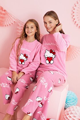 Si̇yah İnci̇ Hello Ki̇tty Li̇sanslı Polar Pembe Çok Renkli̇ Nakışlı Bi̇sklet Yaka Pi̇jama Takım Hk311