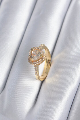 Evi̇mdeyokyok Pi̇ri̇nç Gold Renk Zi̇rkon Taşlı Kalp Charm Model Kadın Yüzük Tj-Byk2858