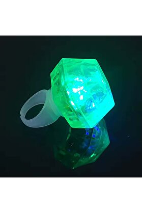 Ethab Ti̇caret Kri̇stal Tasarımlı Led Işıklı Yeşi̇l Yüzük