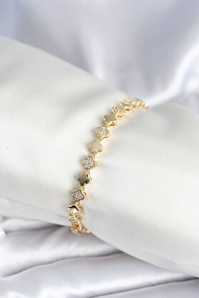 Toptan Bulurum Pirinç Gold Renk Zirkon Taşlı Yonca Model Kadın Bileklik