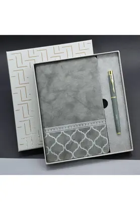 Evi̇mdeyokyok Hedi̇yeli̇k Defter Kalem Seti̇