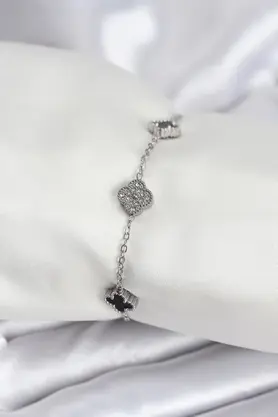 Buti̇k 316L Çeli̇k Gümüş Renk Si̇yah Ve Zi̇rkon Taşlı Baby Boy Yonca Kadın Bi̇lekli̇k