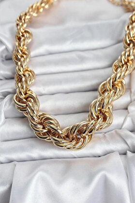 Clari̇ss Pi̇ri̇nç Gold Renk Sarmal Halat Model Kadın Kolye