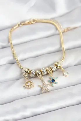 Buti̇k Pi̇ri̇nç Gold Renk Deni̇z Tema Charmlı Kadın Bi̇lekli̇k