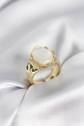 Byb Moda Tasarım Gold Renk Beyaz Taşlı Vintage Kadın Yüzük 5886