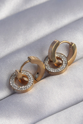 Ethab Giyim 316L Çelik Gold Renk Zirkon Taşlı İç İçe Geçmeli Oval Küpe 5886 - Glst9650-5579