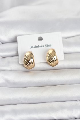 Ethab Giyim 316L Çelik Gold Renk Desenli Yarım Halka Model Kadın Küpe 5886 - Glst1397-5776