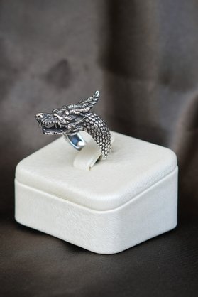 Luna Jewellery Design-Atelier Ejderha Figürlü Özel Tasarım Unisex Gümüş Yüzük