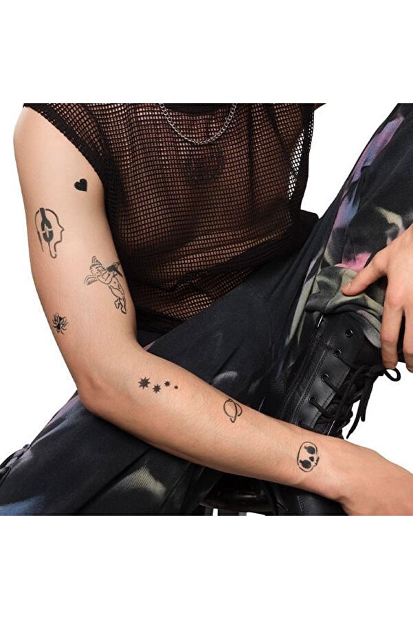 Ai̇rbrush Tattoo Çocuksu Desenler 6 Adet Şablon Ve Si̇yah Sprey Geçi̇ci̇ Dövme Seti̇