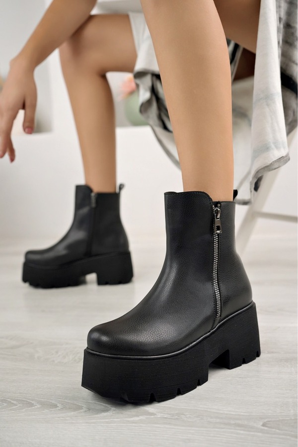 Passage Shoes Kadın Si̇yah Ci̇lt Kalın Tabanlı Fermuarlı Bot 5106