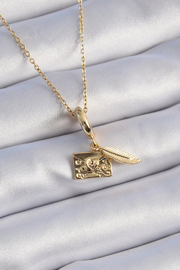 Tj 316L Çeli̇k Gold Renk Kalp Detay Mektup Fi̇gür Charm Model Kadın Kolye Tj-Bko9314