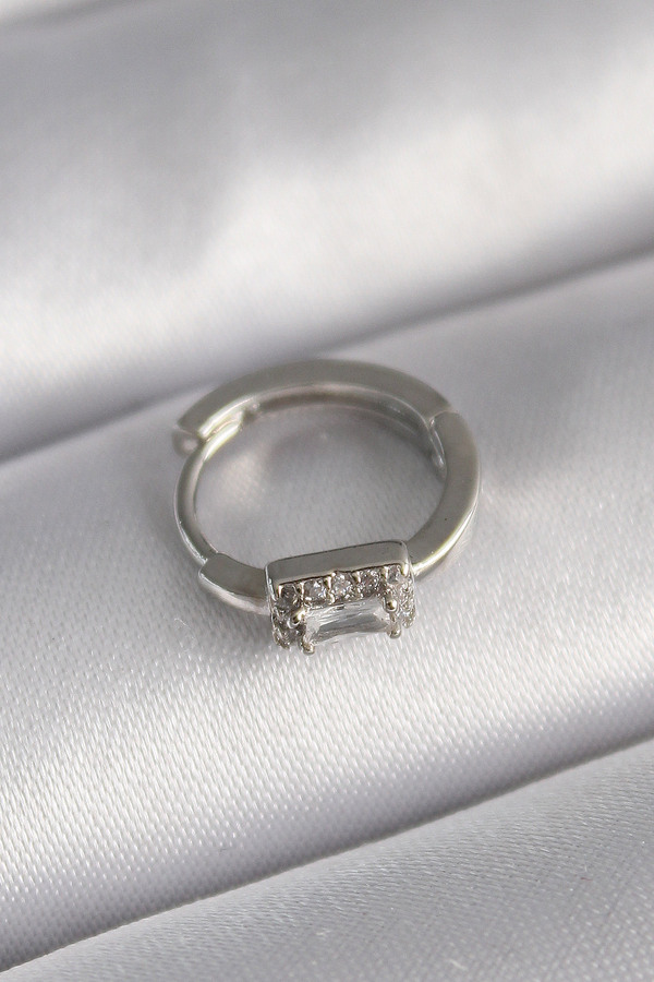 Evi̇mdeyokyok 316L Çeli̇k Gümüş Renk Kare Zi̇rkon Taşlı Tragus Pi̇erci̇ng Tj-Pr1309