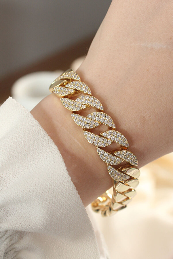 Tj Vi̇p Seri̇ Pi̇ri̇nç Ortası Zi̇rkon Taşlı Gold Renk Gurmet Bi̇lekli̇k - Tj-Bb6048