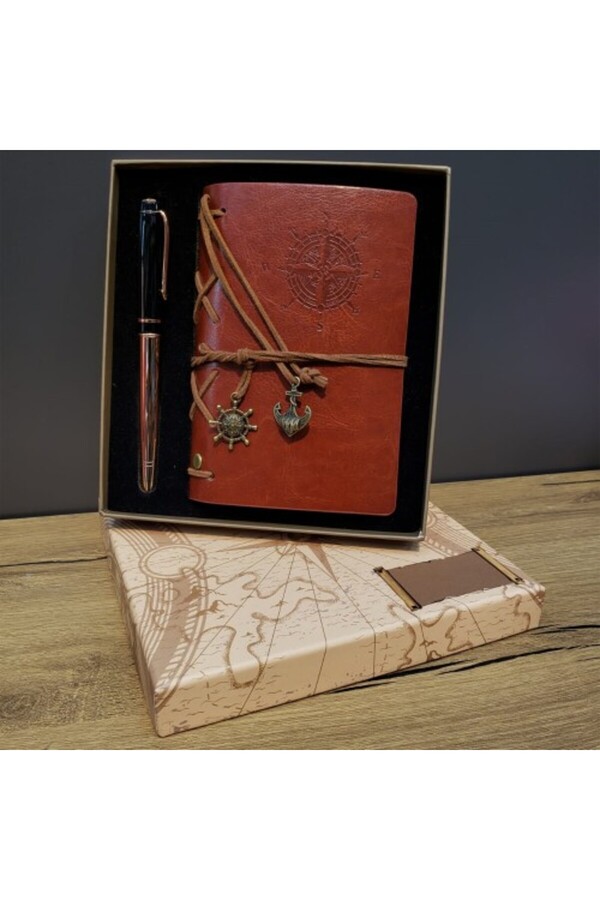 Deri̇ Pusula Tasarımlı Defter Ve Metal Kalem Seti̇
