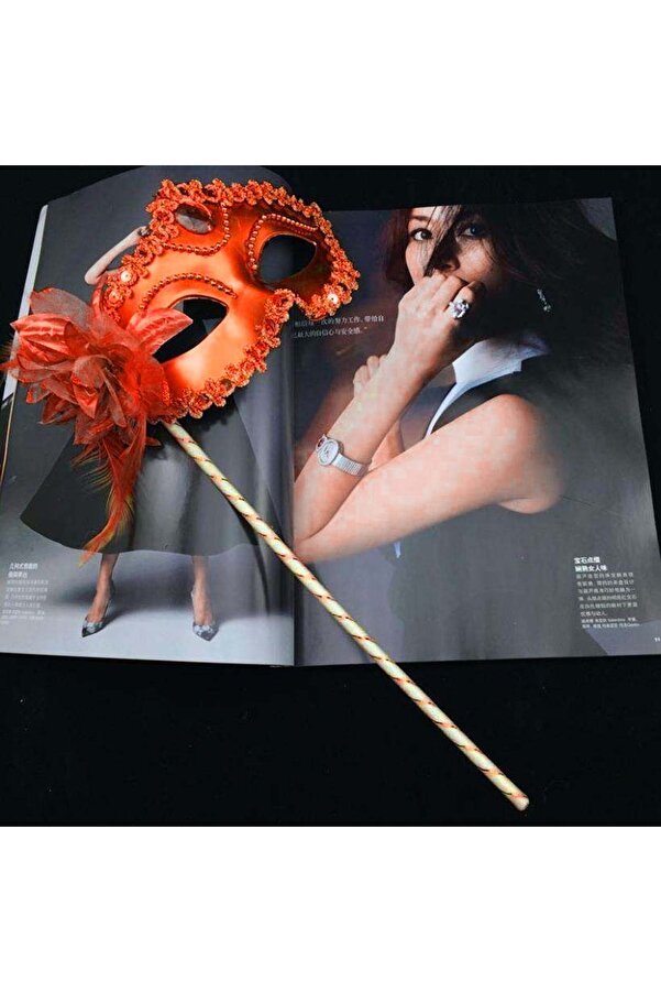 Go İthalat Kırmızı Işıltılı Tutmalı Fotoğraf Çeki̇mi̇ Maskesi̇ 18X29 Cm (5258)