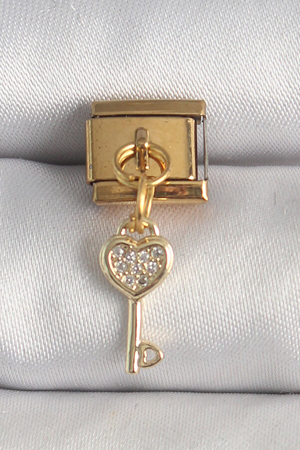 Belle Fusi̇on 316L Çeli̇k Gold Renk Sallantı Zi̇rkon Taşlı Kalpli̇ Anahtar Model Nomi̇nati̇on Charm
