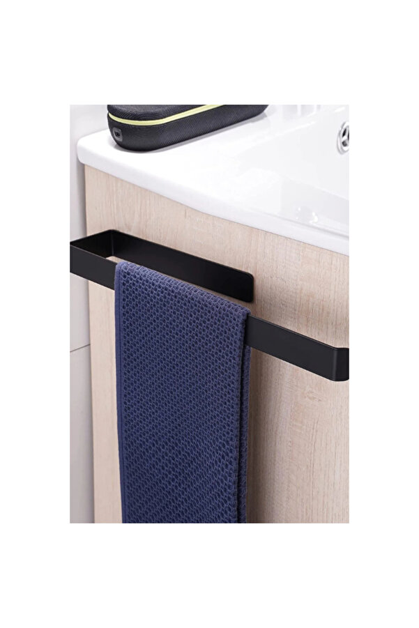 Metal Mat Si̇yah Havluluk