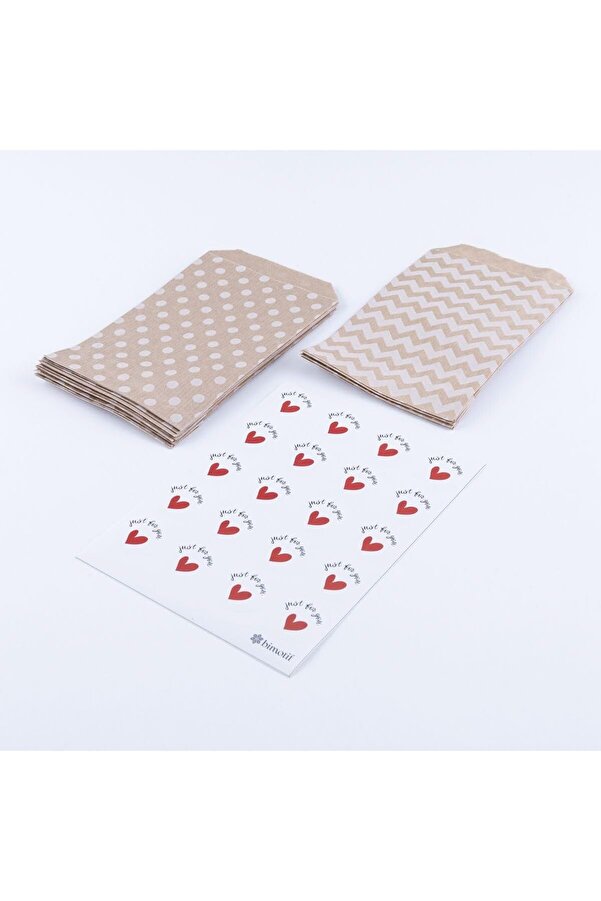 20 Adet Puanti̇ye Ve Zi̇kzak Desenli̇ Kese Kağıdı (18X30 Cm) Ve Just For You Sti̇ckerdan Oluşan Set
