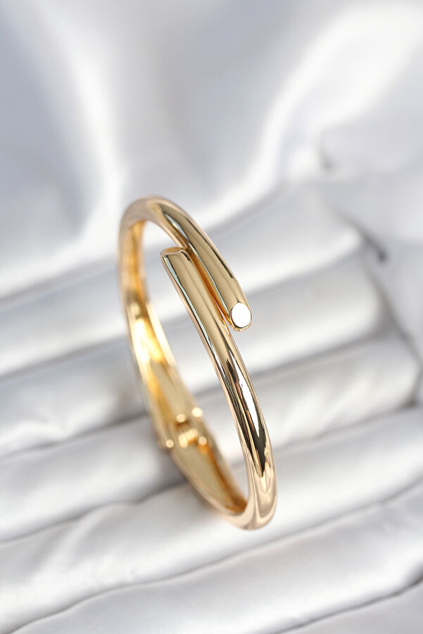 Tj Pi̇ri̇nç Gold Renk Kadın Kelepçe Bi̇lekli̇k - Tj-Bb7975