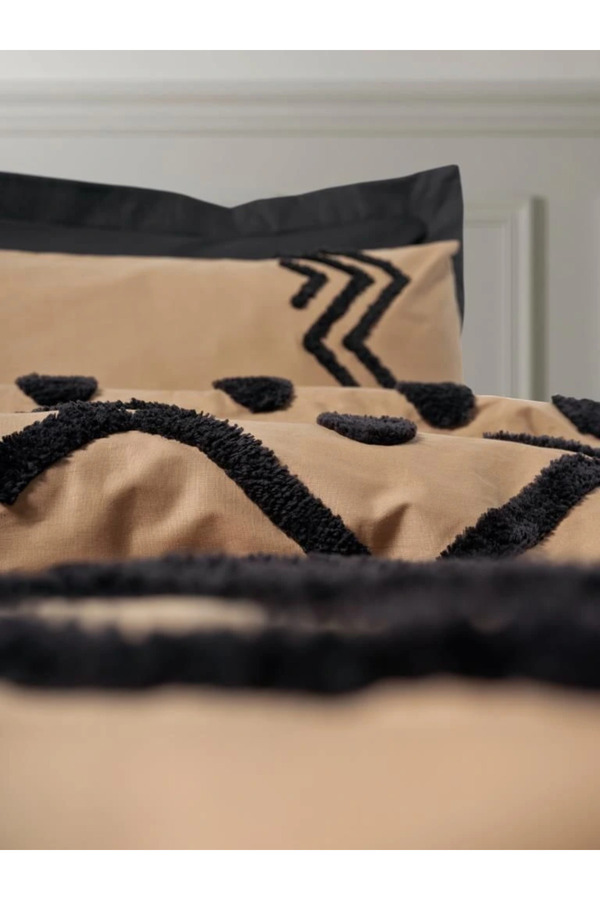 Cotton Box Puf Nakışlı Ranforce Çi̇ft Ki̇şi̇li̇k Nevresi̇m Takımı Eli̇o Bakır Si̇yah