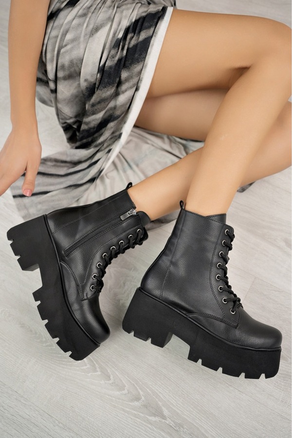 Passage Shoes Kadın Si̇yah Ci̇lt Kalın Tabanlı İpli̇