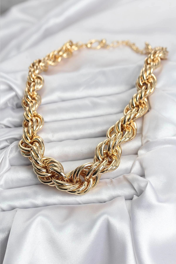 Clari̇ss Pi̇ri̇nç Gold Renk Sarmal Halat Model Kadın Kolye
