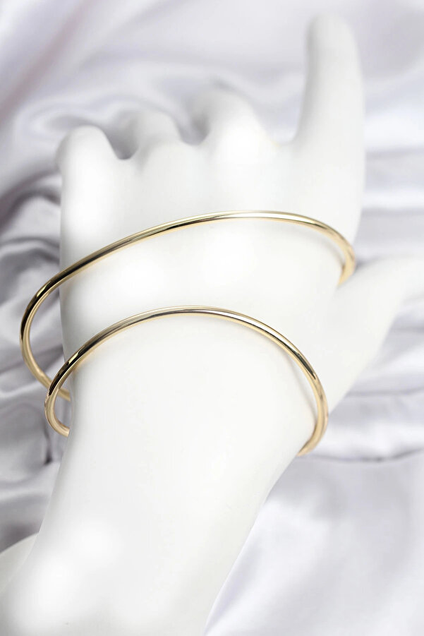 Buti̇k Gold Renk Pi̇ri̇nç El Bi̇lezi̇ği̇