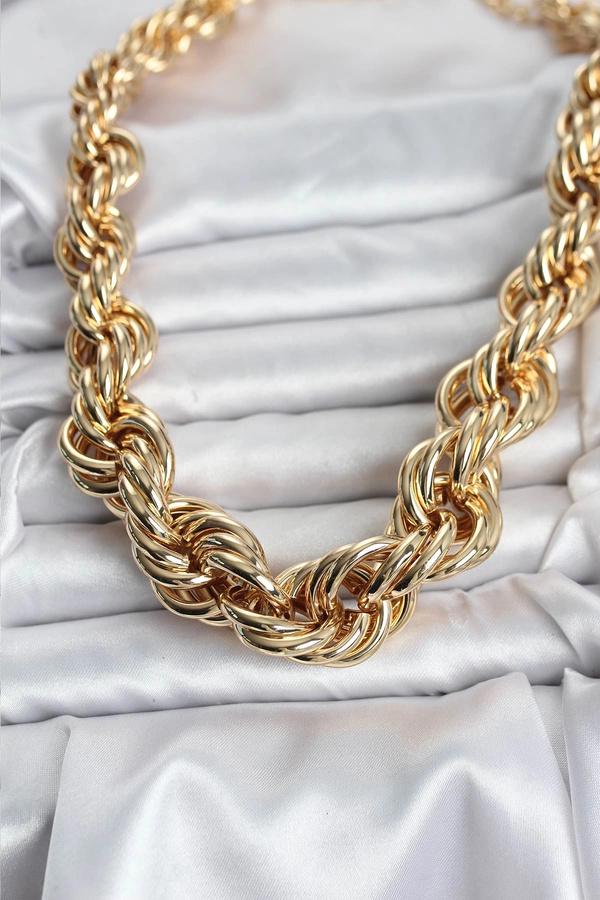 Clari̇ss Pi̇ri̇nç Gold Renk Sarmal Halat Model Kadın Kolye