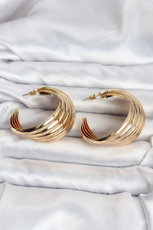 Buti̇k 316L Çeli̇k Gold Renk Yarım Halka Model Kadın Küpe