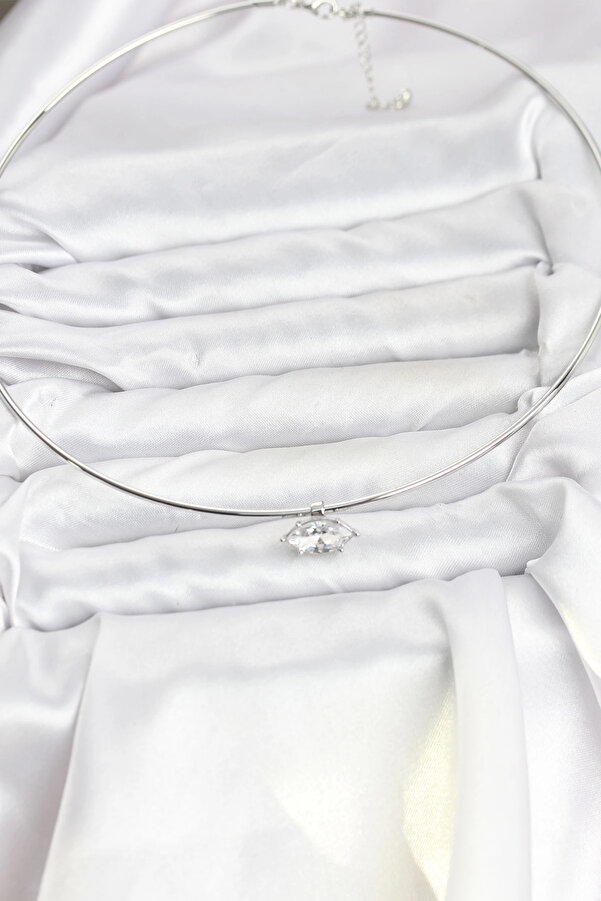 Buti̇k Pi̇ri̇nç Gümüş Renk Choker Model Zi̇rkon Taşlı Kadın Kolye