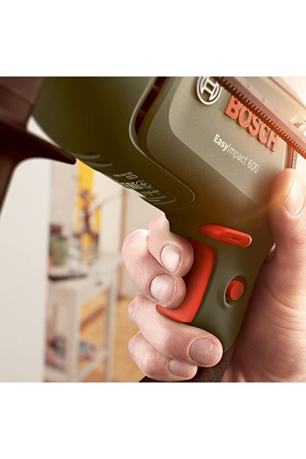 Bosch Easyımpact 600 Darbeli Matkap Ve 103 Parça Aksesuar Seti