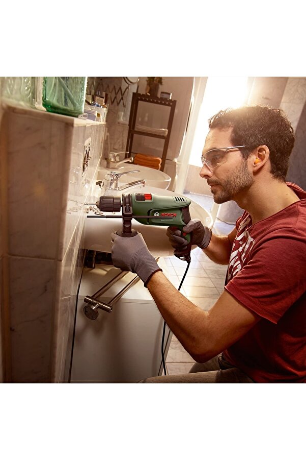 Bosch Darbeli̇ Matkap 600 Watt 13Mm + 15 Parça Matkap Ucu Vi̇dalama Ucu + 25 Parça Vi̇dalama Ucu Seti̇