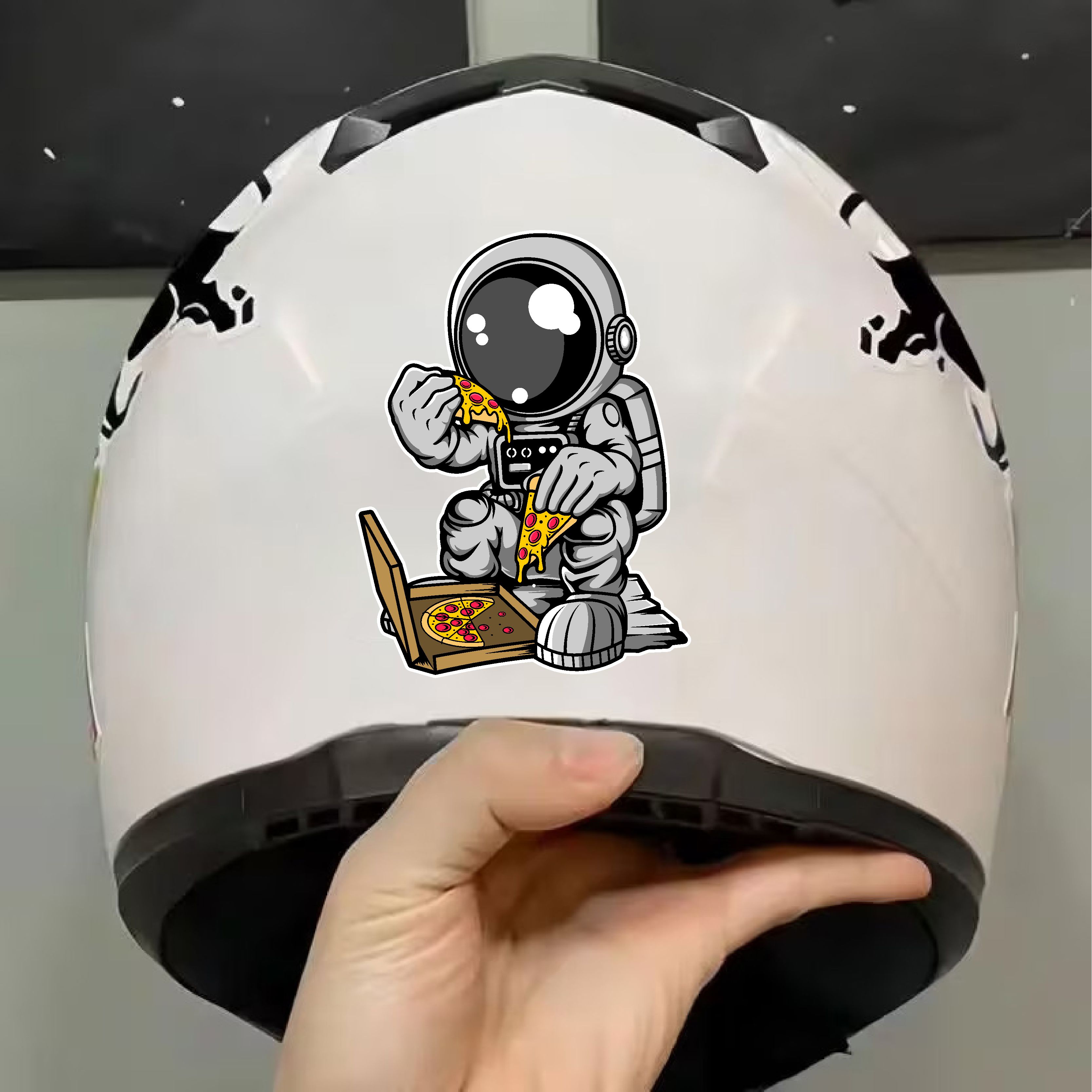 Pi̇zza Yi̇yen Astronot Sti̇cker - Araba Oto Motosi̇klet Karavan Cam Sti̇cker - 00090 10X7 Cm 