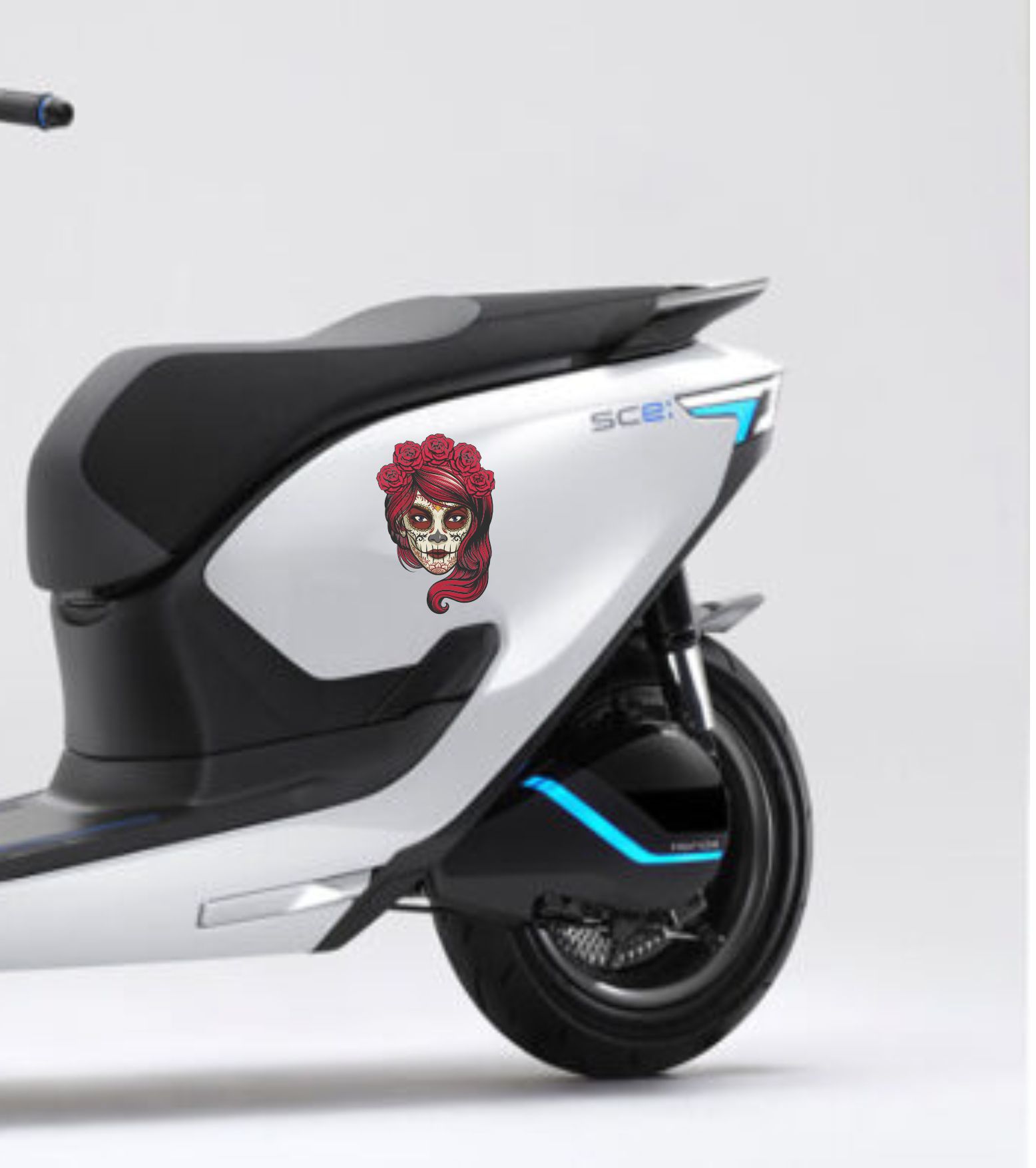 Kızıl Saçlı Dövmeli̇ Kız Sti̇cker Araba Oto Motosi̇klet Karavan Eti̇ket 00003 12X8 Cm 