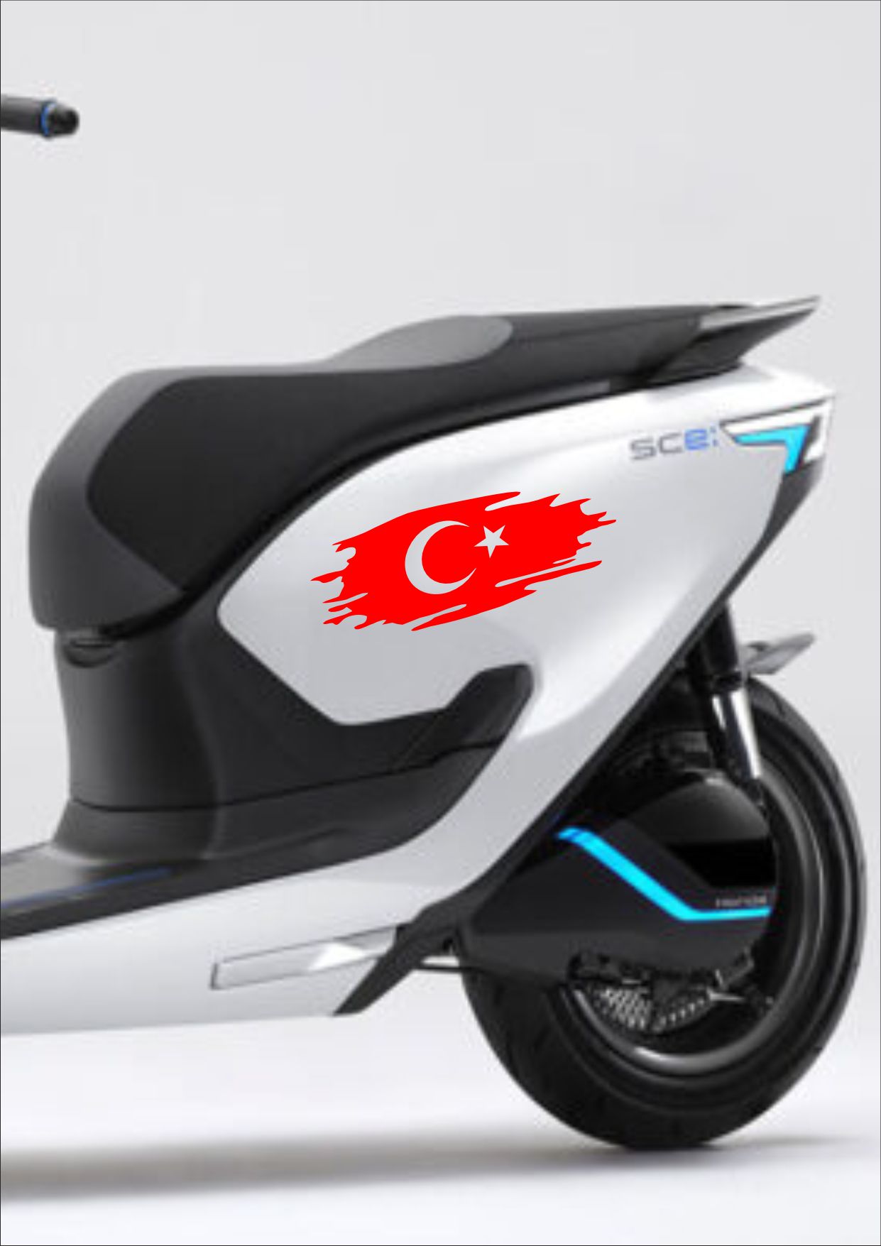 Yırtıklı Tırtıklı Türk Bayrağı, Ayyıldız, Araba Oto Motosi̇klet Karavan Sti̇cker 02516 20X8 Cm 