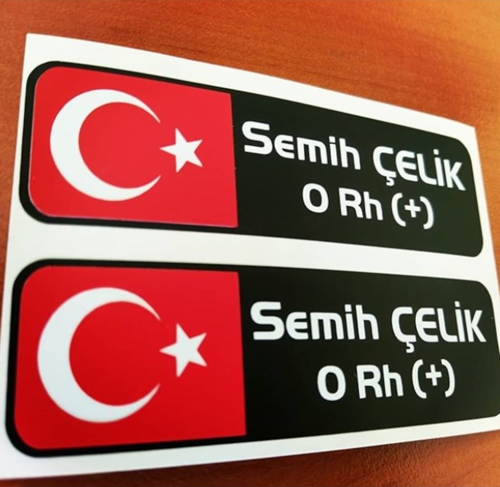 Isme Özel Kan Grubu Isi̇m Bayraklı Isi̇mli̇k Sti̇cker 2 Adet Eti̇ket A-