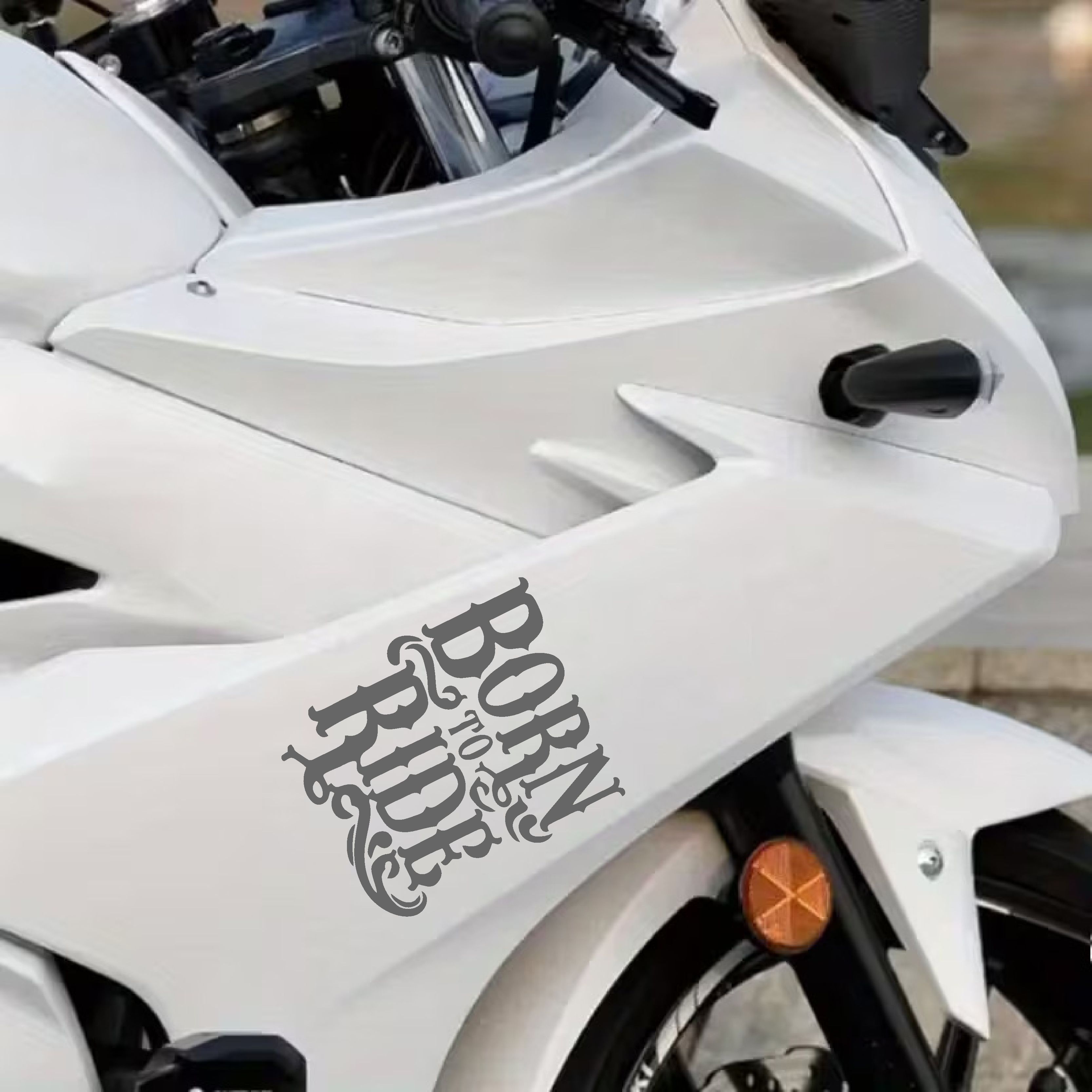 Born To Ri̇de Sti̇cker - Bi̇nmek İçi̇n Doğmuş Sti̇cker - Araba Oto Motosi̇klet Cam Sti̇cker - 00066 12X10 Cm 